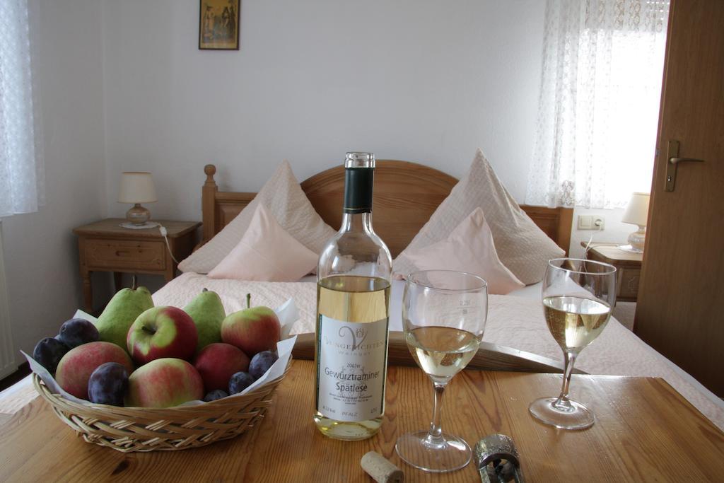 Weingut Und Gaestehaus Vongerichten Oberhausen  Номер фото